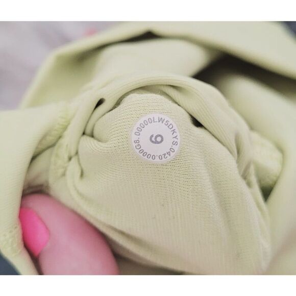 Lululemon Wunder Under High-Rise Tight 28" Full-On Luxtreme in Lemon Vibe Size 6 - Picture 8 of 10